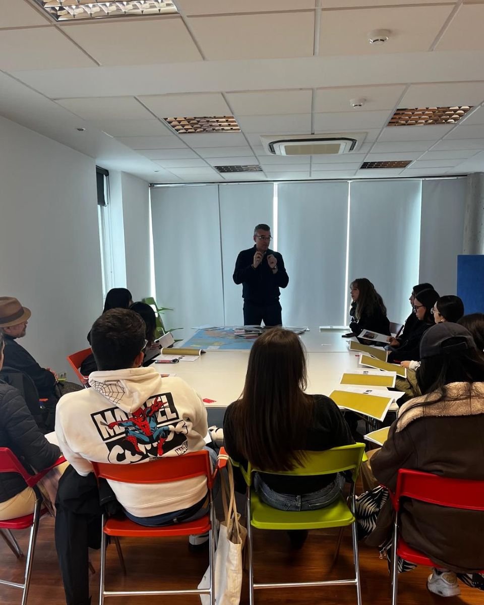 Empresa de artes gráficas e Impresión digital | Gráficas Muriel | Conociendo la Innovación en las Artes Gráficas | Visita UE Muriel 4