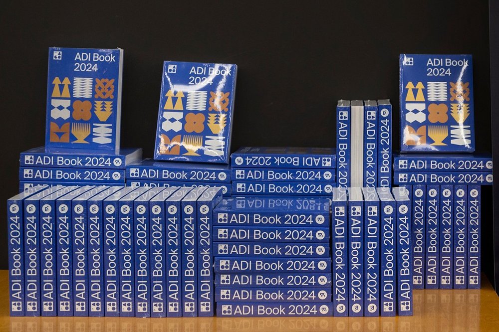Empresa de artes gráficas e Impresión digital | Gráficas Muriel | ADI Book 2024: Un reflejo del presente y futuro del diseño industrial | ADI BOOK 1